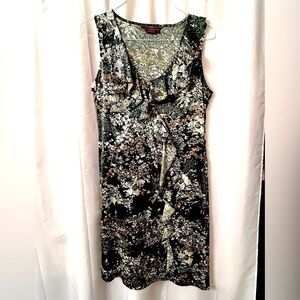 Like NEW! Sleeveless very Silky Print Green Dress